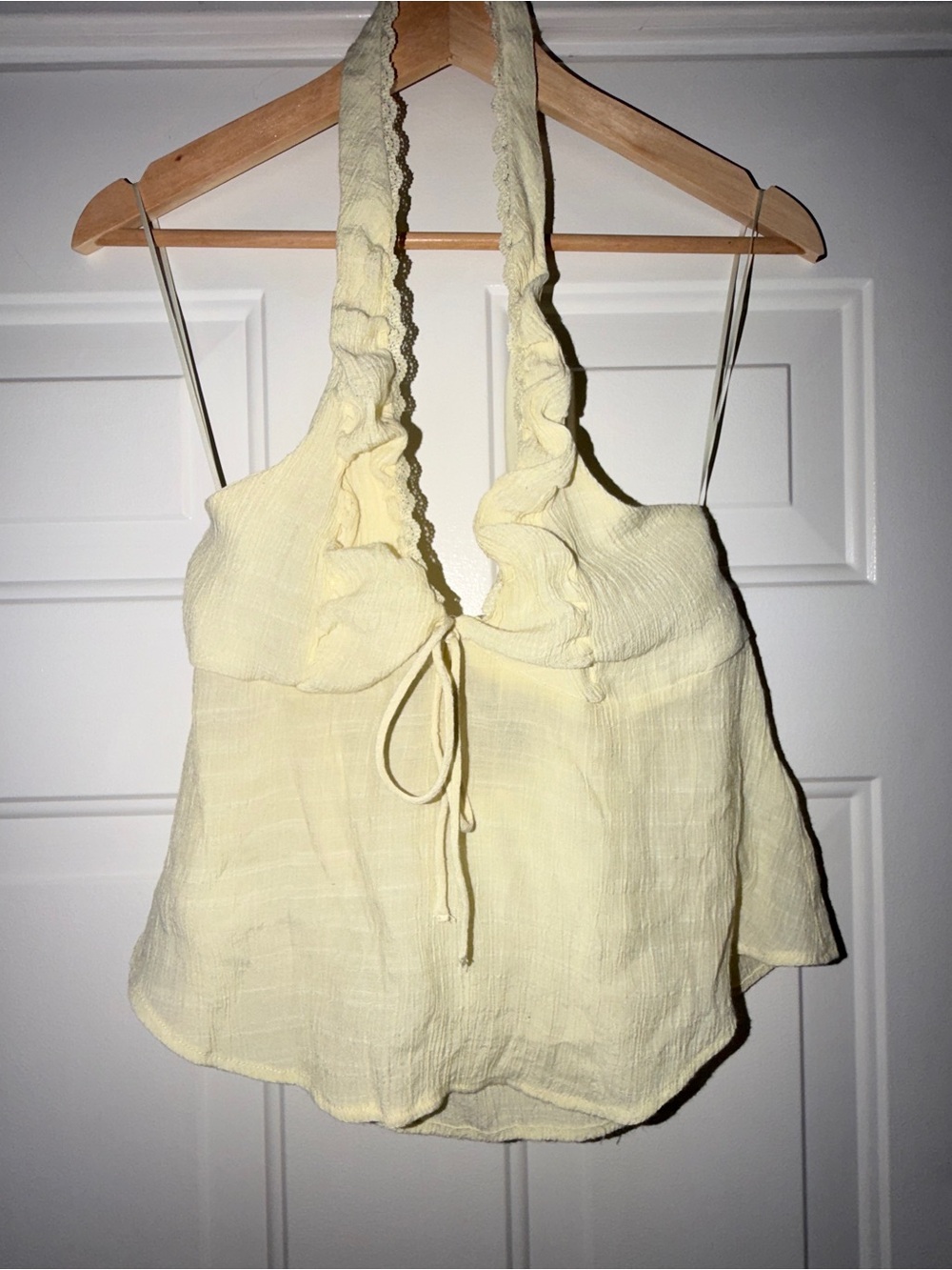 Beverly & Beck Light Yellow Ruffled Halter Women’s Top‎